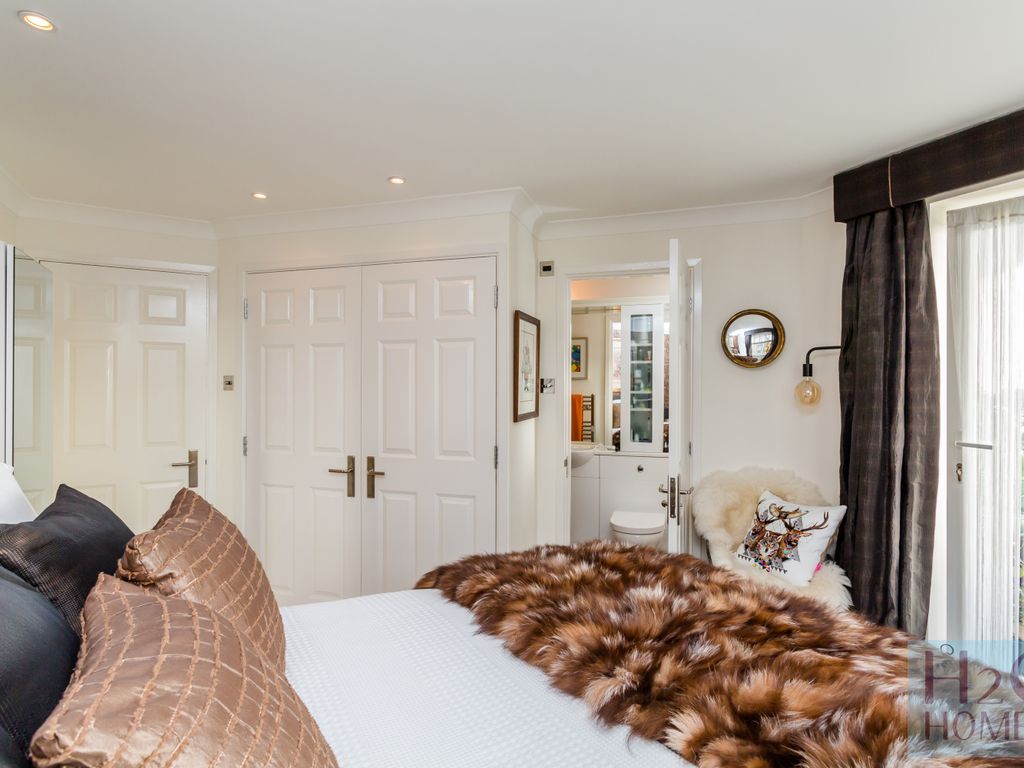 2 bed flat for sale in The Strand, Brighton Marina Village, Brighton BN2, £459,500