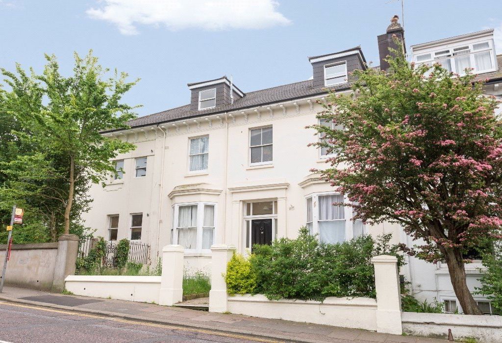 1 bed flat for sale in Buckingham Place, Brighton BN1, £235,000