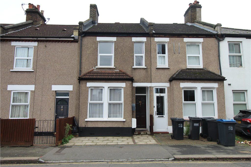 3 bed terraced house to rent in Cross Road, Croydon CR0, £2,000 pcm
