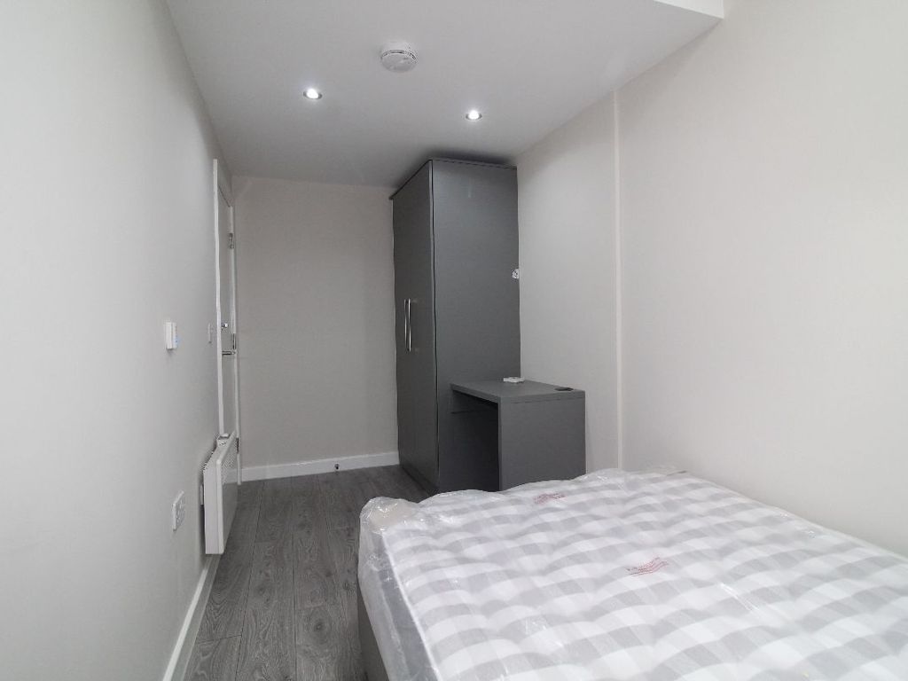 2 bed flat to rent in Market Street West Flat, Preston, Lancashire PR1, £433 pppm