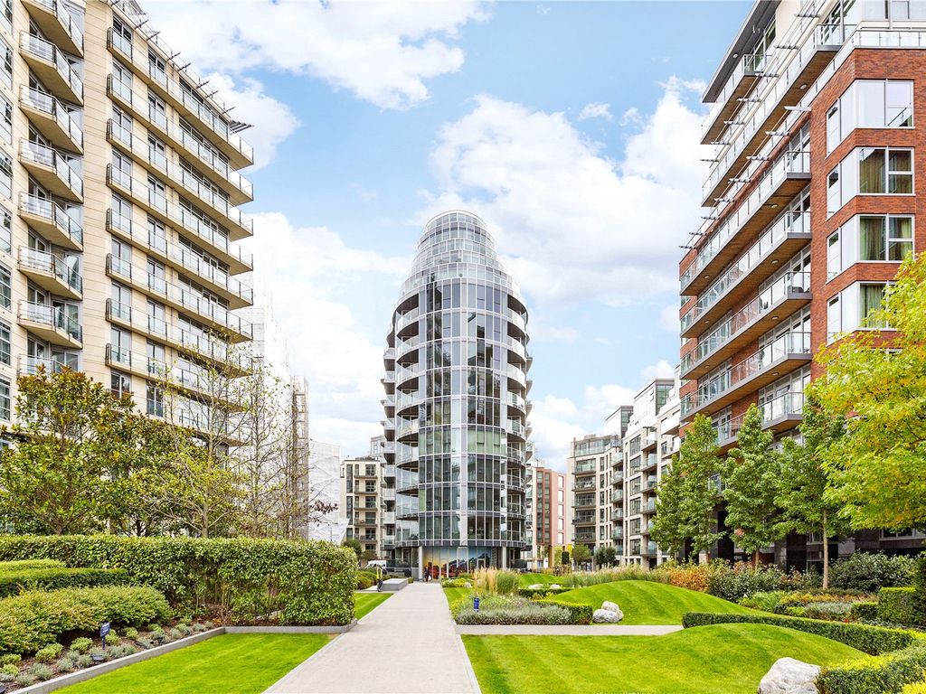 3 bed flat to rent in Pinnacle House, Juniper Drive, London SW18, £4,250 pcm