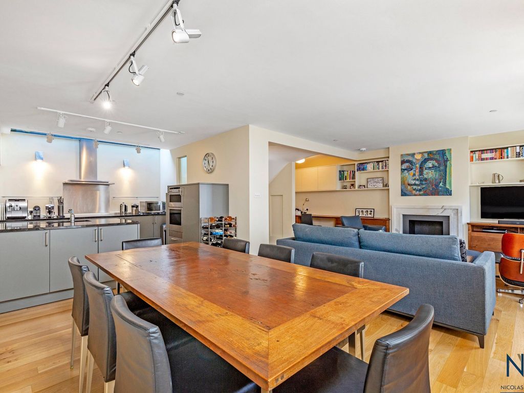 4 bed mews house to rent in Short Or Mid Term: Ennismore Mews, Knightsbridge SW7, £12,783 pcm