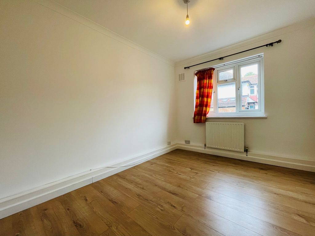 2 bed flat to rent in Greatfield Close, London SE4, £1,600 pcm