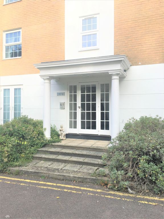 1 bed flat to rent in Chelmsford House, Great Dunmow CM6, £825 pcm