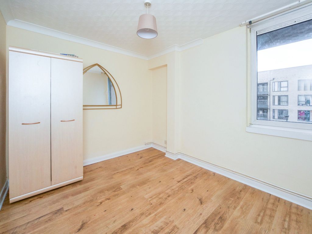 3 bed maisonette for sale in Armagh Road, Bow, London E3, £385,000