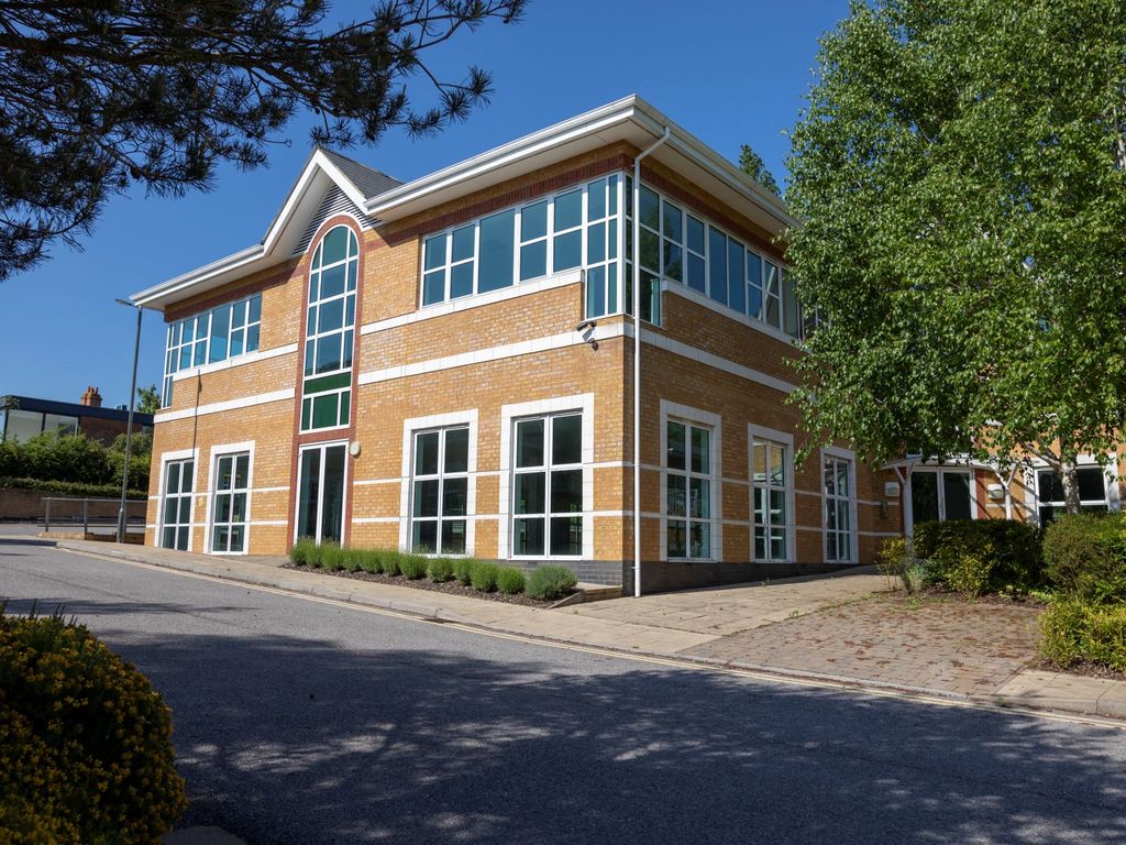 Office to let in Unit 3 Turnhams Green, Pinsents Lane, Reading RG31, £104,125 pa