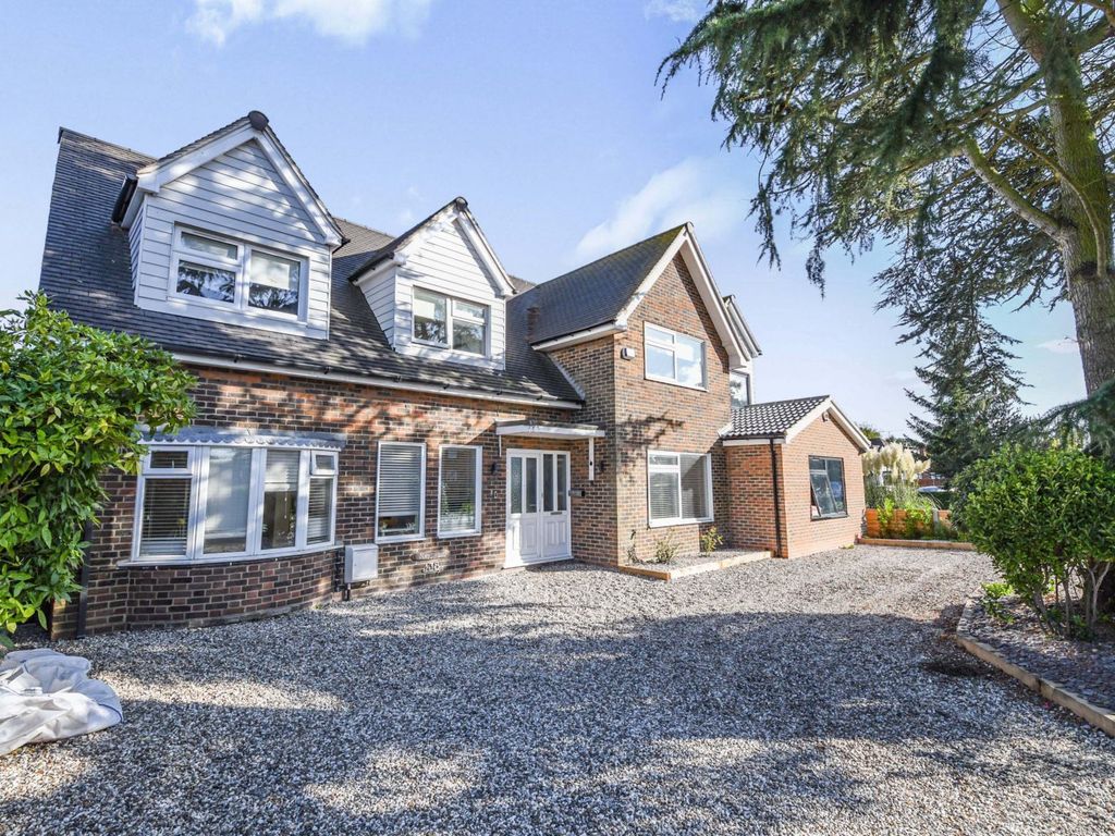 4 bed detached house for sale in Patching Hall Lane, Chelmsford CM1, £1,325,000