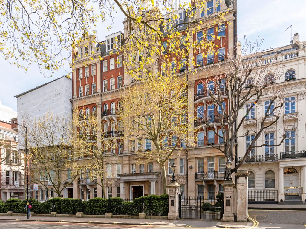 3 bed flat for sale in Rutland Gardens, Knightsbridge SW7, £6,500,000