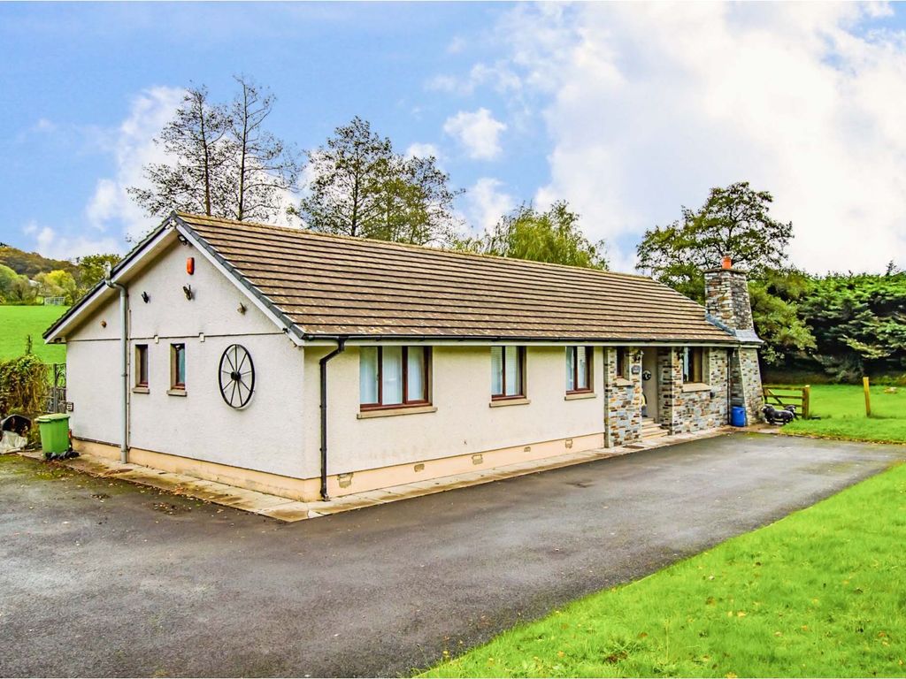 4 bed detached bungalow for sale in Tregaron Road, Lampeter SA48, £325,000