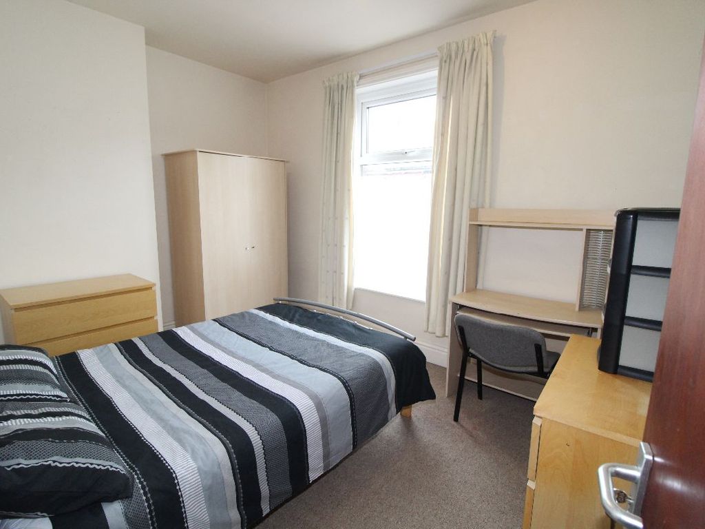 4 bed terraced house to rent in Norris Street, Preston PR1, £373 pppm
