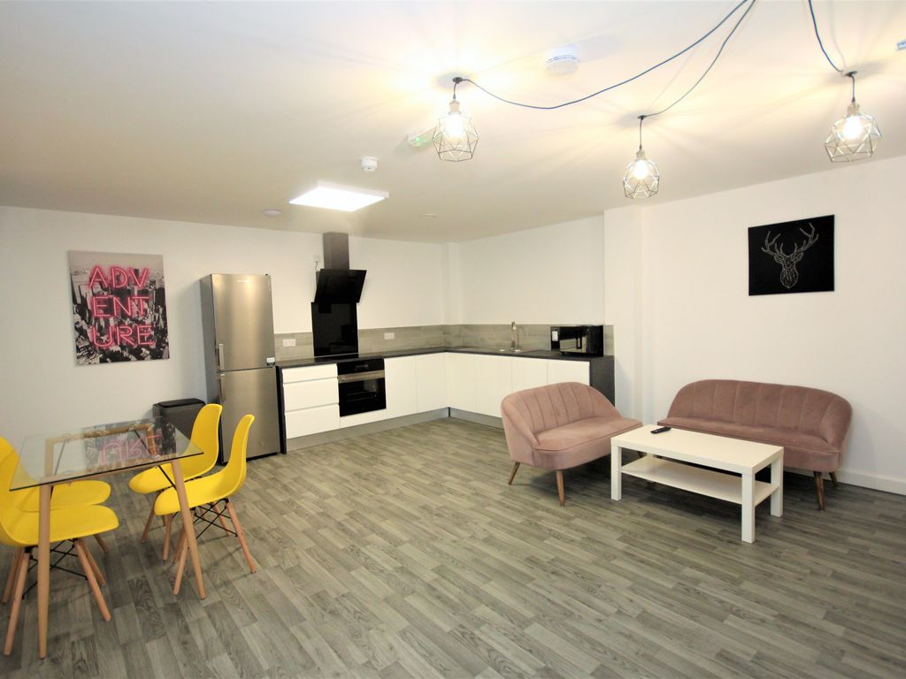 3 bed flat to rent in Gordon Street, Preston, Lancashire PR1, £1,636 pcm