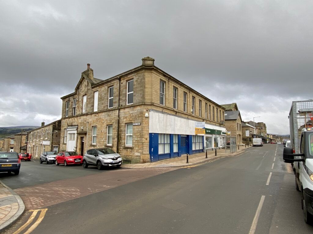 Leisure/hospitality to let in Colne Road, Brierfield, Nelson BB9, £10,000 pa