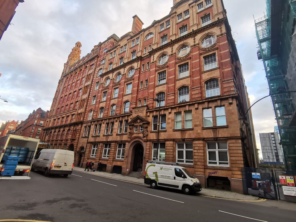 2 bed flat to rent in Lancaster House, Whitworth Street, Manchester M1, £1,100 pcm