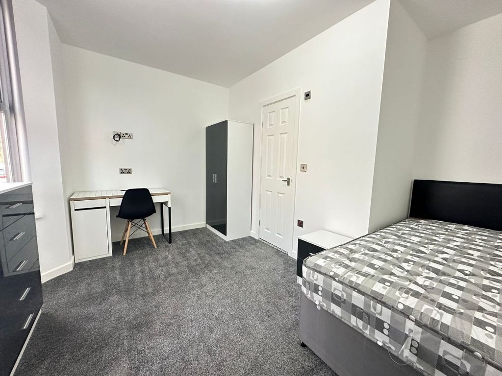6 bed terraced house to rent in Edinburgh Road, Kensington, Liverpool L7, £542 pcm