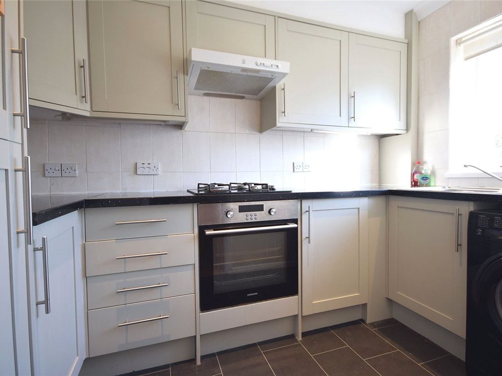 1 bed terraced house to rent in The Spinney, Bar Hill, Cambridge CB23, £950 pcm
