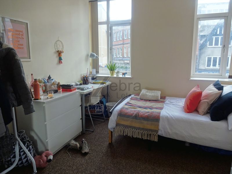 3 bed flat to rent in Lower Parliament Street, Nottingham NG1, £693 pcm