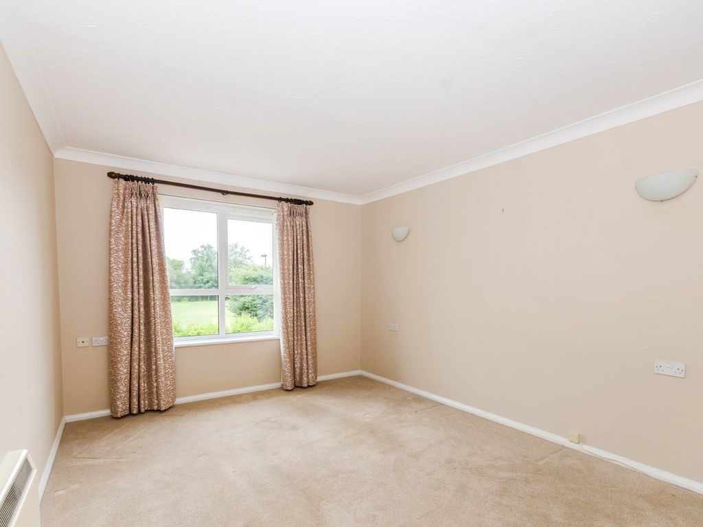 1 bed flat for sale in Androse Gardens, Bickerley Road, Ringwood, Hampshire BH24, £90,000