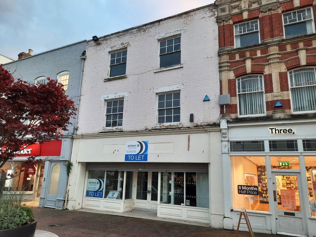 Retail premises to let in High Town, Hereford HR1, £40,000 pa