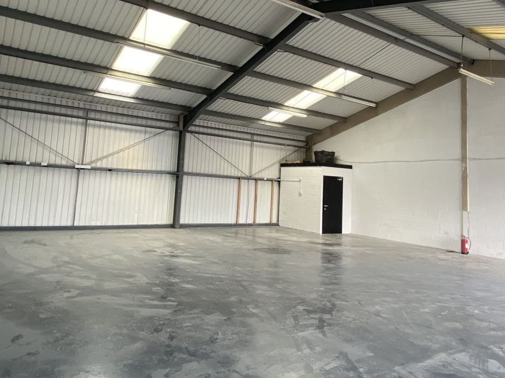 Industrial to let in Unit Armthorpe Business Centre, Armthorpe, Doncaster DN3, £16,400 pa