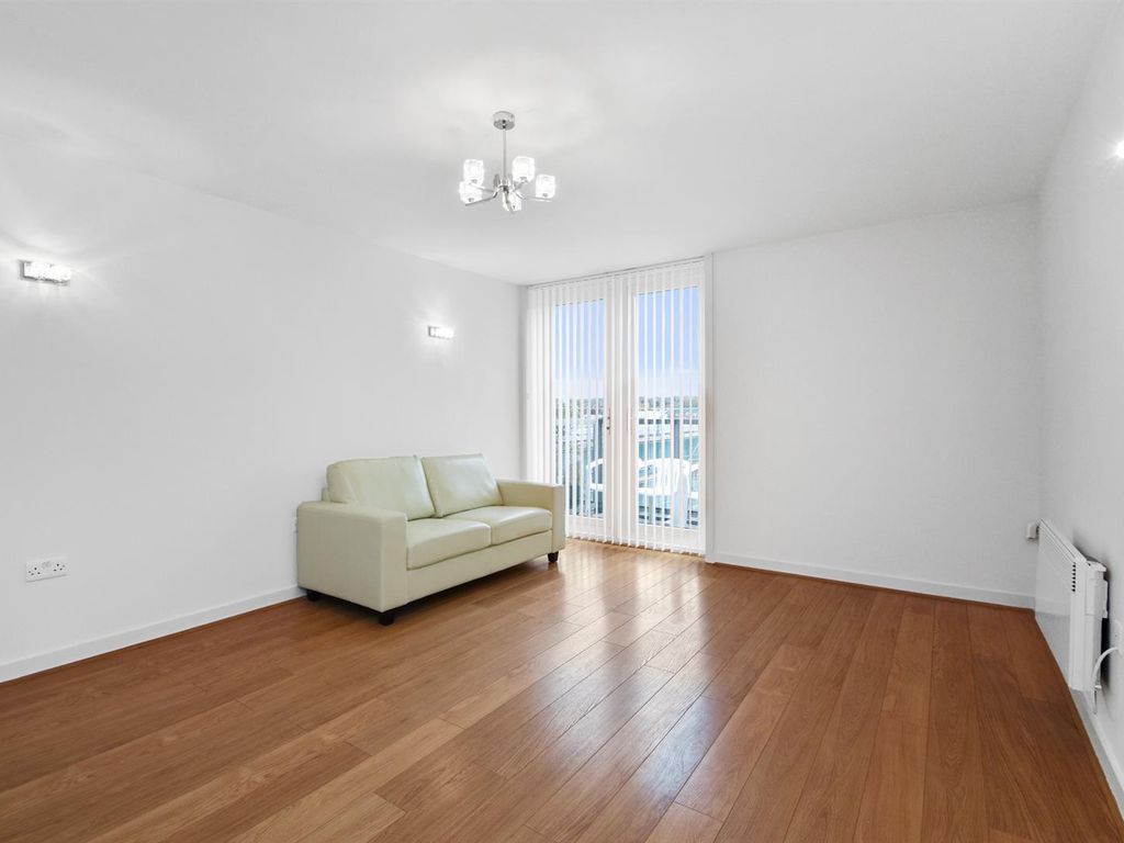 1 bed flat to rent in Chadwell Lane, London N8, £1,700 pcm