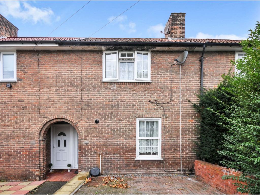 2 bed terraced house for sale in Shroffold Road, Bromley BR1, £445,000