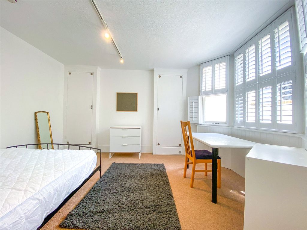 6 bed terraced house to rent in De Montfort Road, Brighton, East Sussex BN2, £3,770 pcm