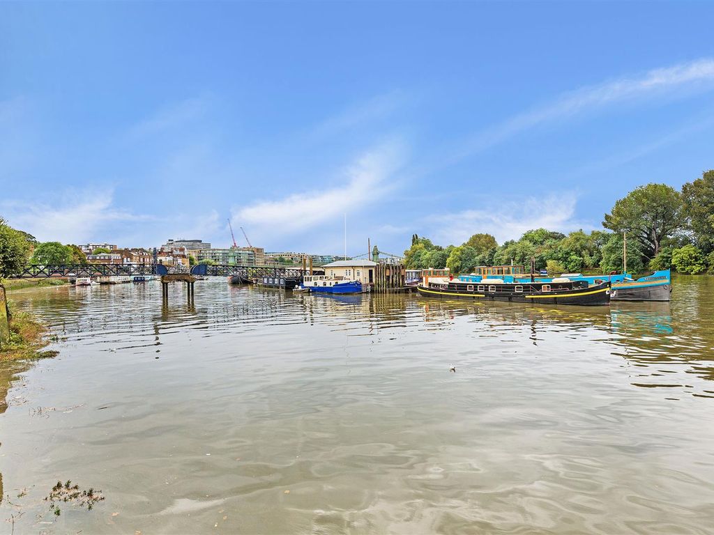 2 bed houseboat for sale in The Dove Pier, Hammersmith W6, £350,000