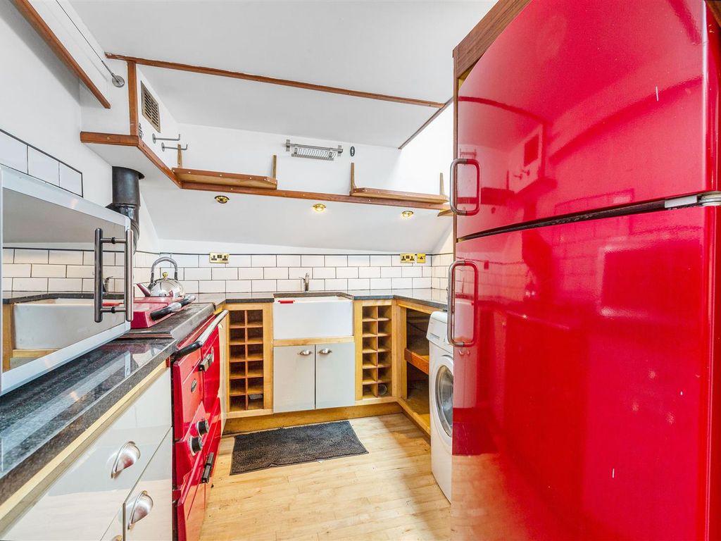 2 bed houseboat for sale in The Dove Pier, Hammersmith W6, £350,000