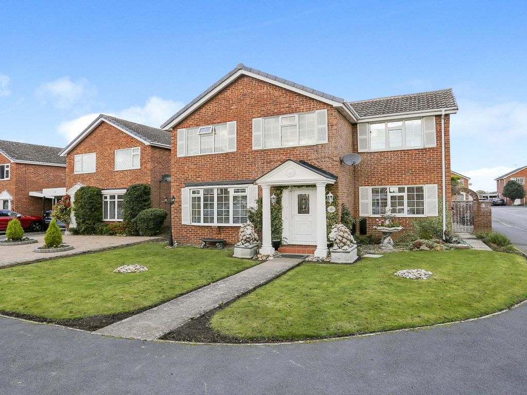 4 bed detached house for sale in Steeple Close, Wigginton, York, North Yorkshire YO32, £415,000