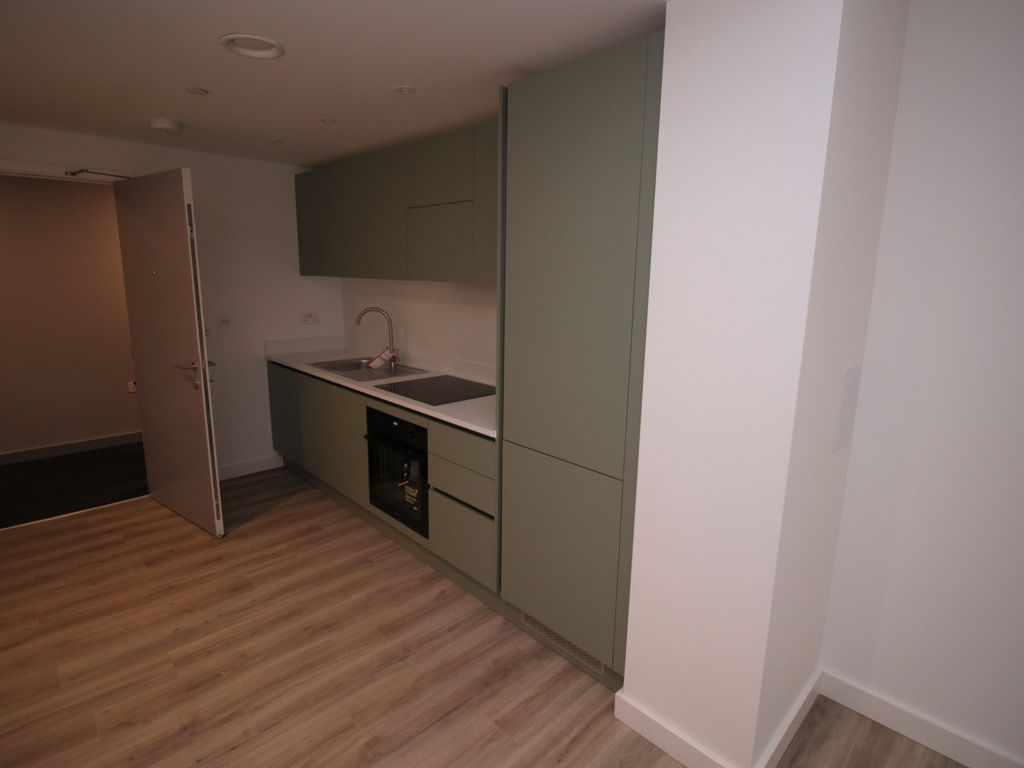 1 bed flat to rent in Chevette Court, Bedfordshire LU2, £1,050 pcm