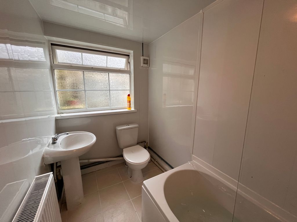 3 bed terraced house to rent in Evan Street, Treharris CF46, £700 pcm