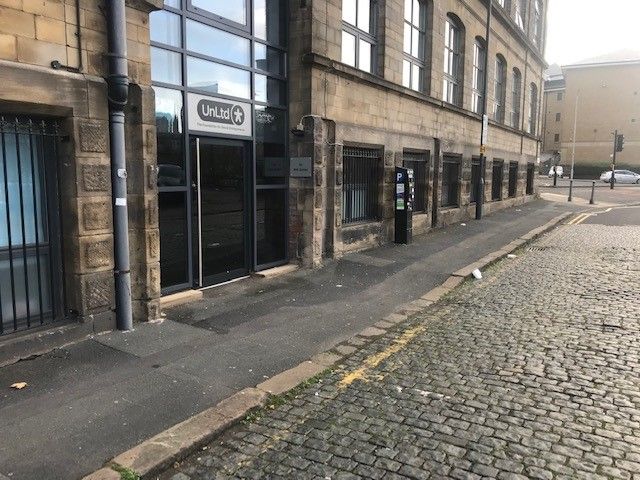 Office to let in 2 Mill Street, Bradford BD1, £21,500 pa