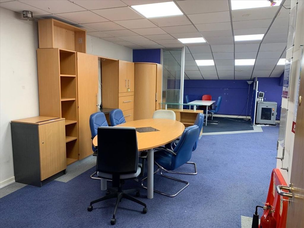 Serviced office to let in 78-86 Pennywell Road, Bristol BS5, £1,500 pa