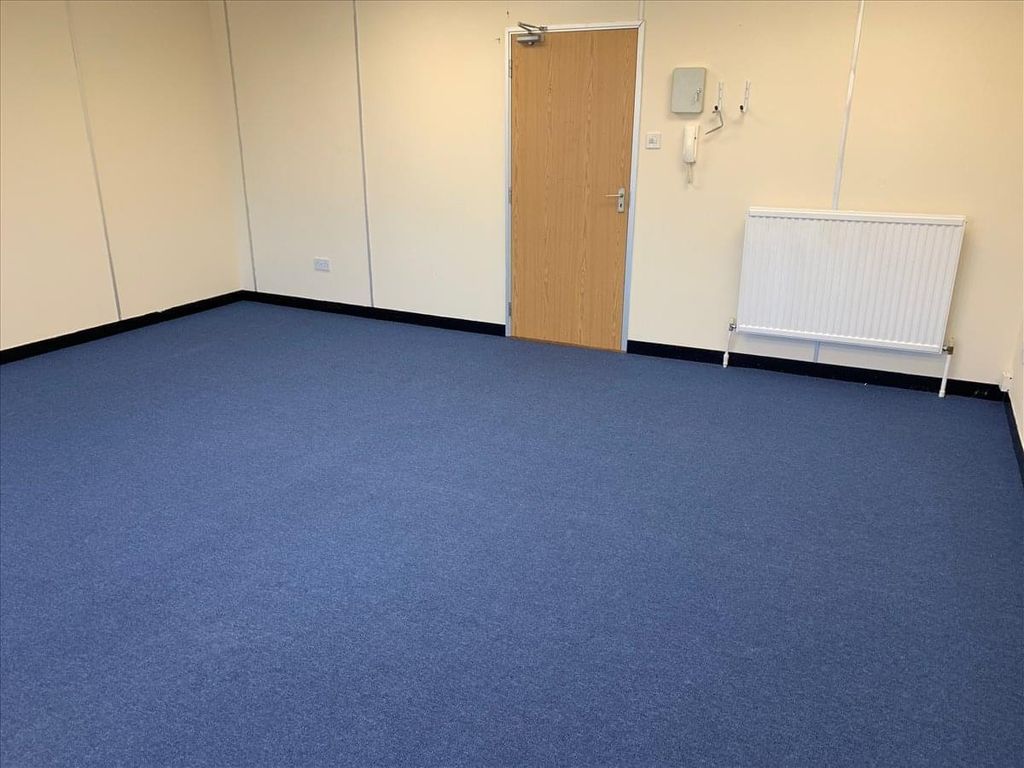 Serviced office to let in 78-86 Pennywell Road, Bristol BS5, £1,500 pa