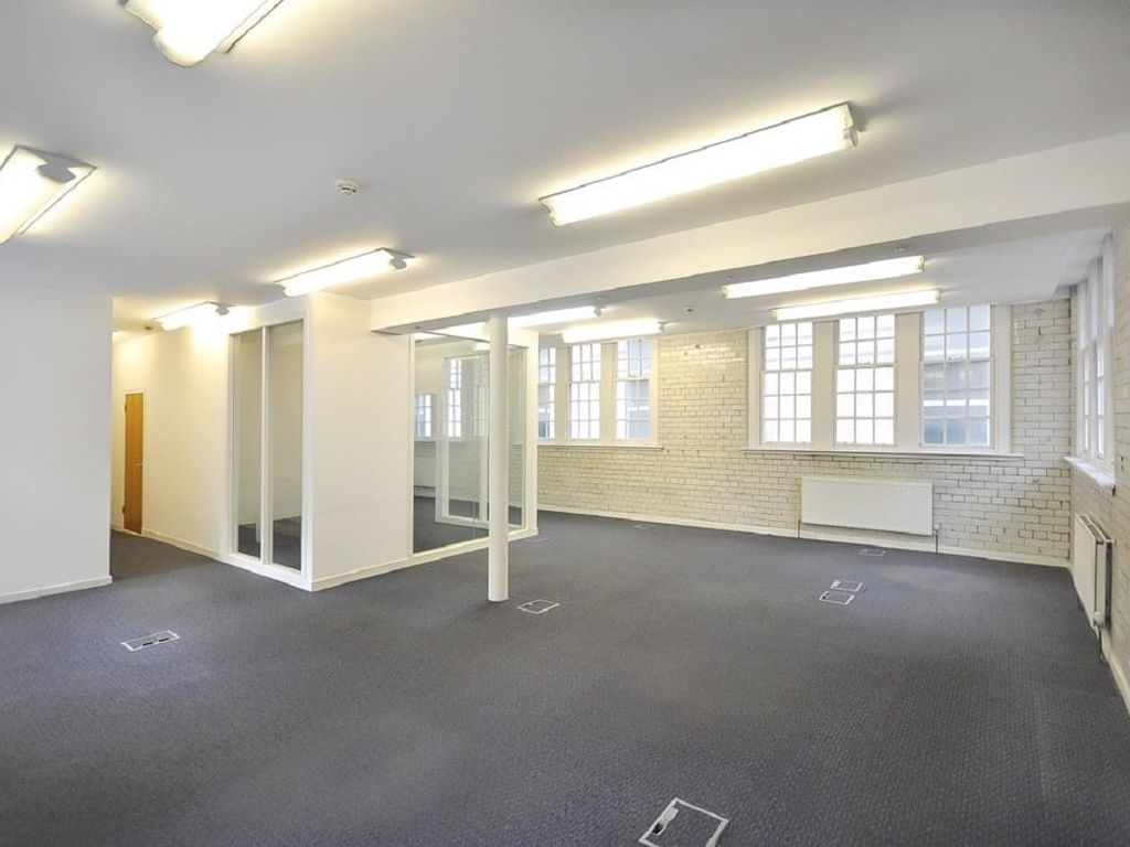Serviced office to let in 106 Hope Street, Glasgow G2, £2,100 pa