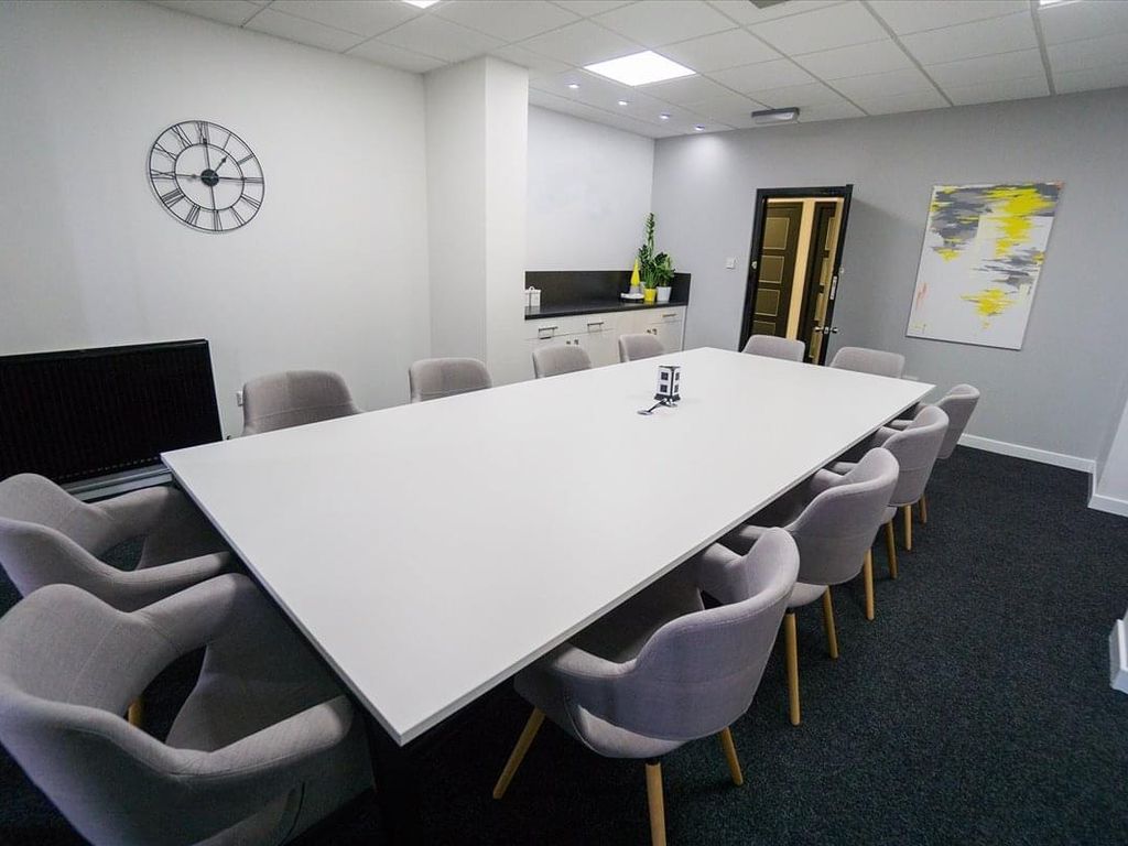 Serviced office to let in Fullarton Road, Cambuslang, Glasgow G32, £1,800 pa