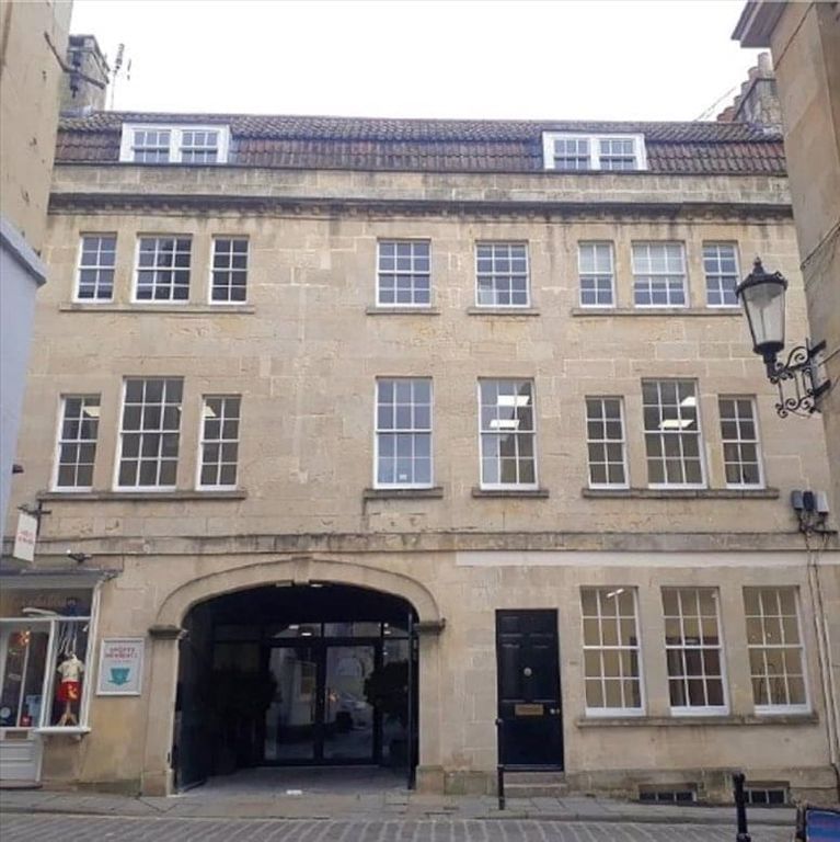 Serviced office to let in 4 Queen Street, Bath BA1, £3,600 pa