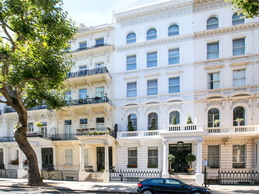 3 bed flat to rent in Queens Gate, London SW7, £5,997 pcm