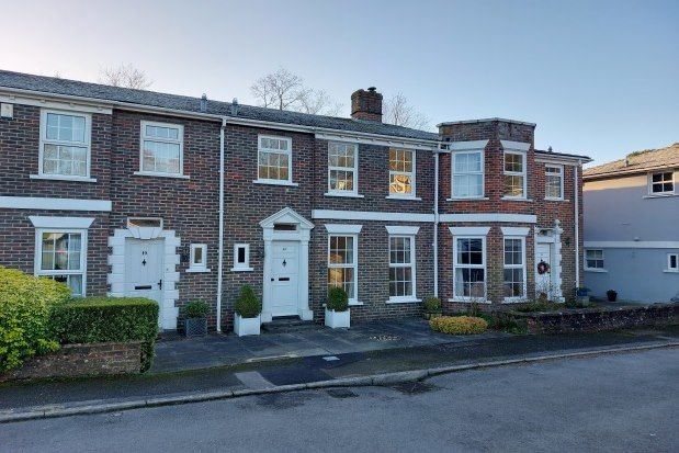 3 bed property to rent in Heathfield Park, Midhurst GU29, £1,550 pcm