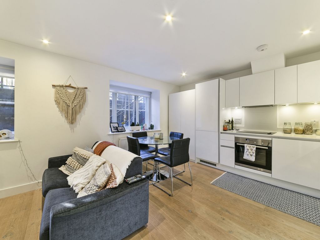 1 bed flat for sale in Dod Street, Limehouse E14, £350,000
