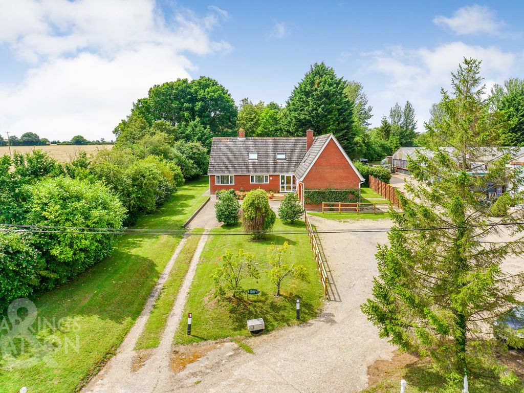 5 bed property for sale in Wash Lane, Aslacton, Norwich NR15, £600,000