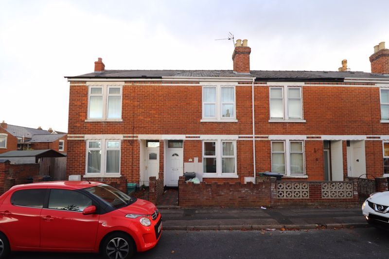 3 bed terraced house to rent in Clevedon Road, Gloucester GL1, £995 pcm