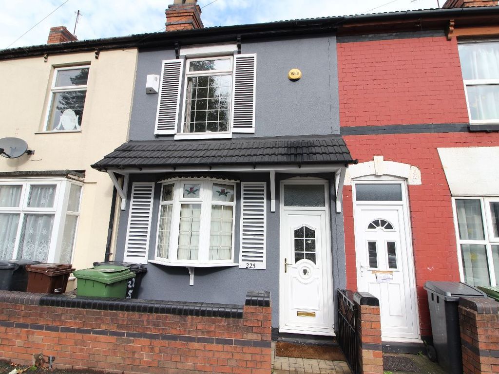 3 bed terraced house to rent in Cannock Road, Wolverhampton WV10, £875 pcm
