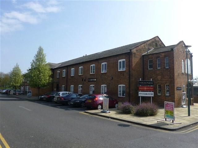 Office to let in Westgate Business Centre, Westgate Business Centre, Gloucester HP11, £3,504 pa