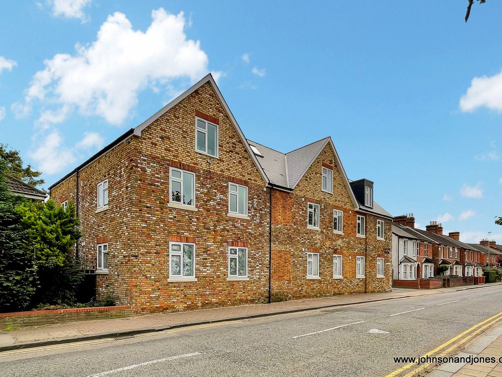 New home, 1 bed flat for sale in Galleon House, Chertsey KT16, £195,000