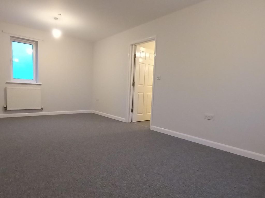 2 bed flat to rent in The Hedgerows, Sleaford NG34, £650 pcm