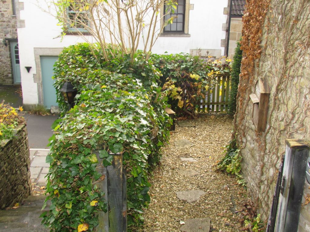 2 bed cottage to rent in High Street, Frome BA3, £875 pcm