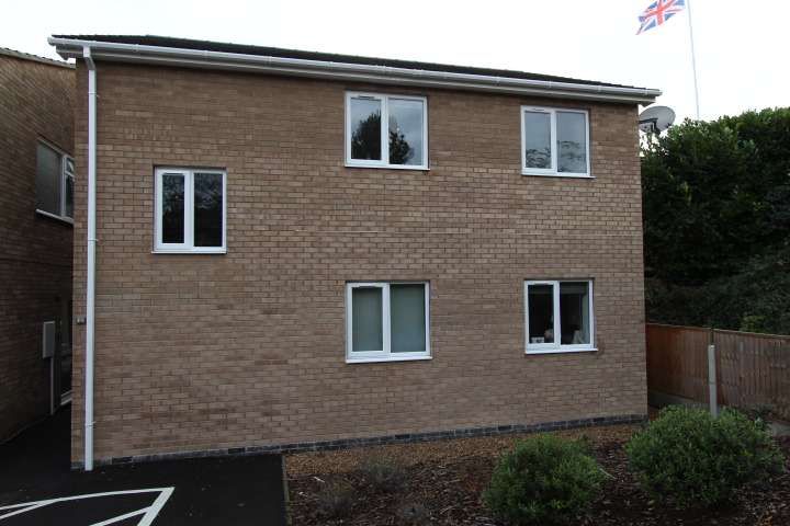 2 bed flat to rent in Alabala Close, Lincoln LN4, £800 pcm