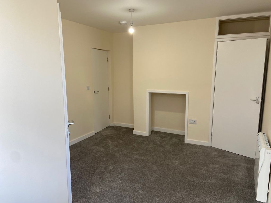 1 bed flat to rent in Beer Street, Yeovil BA20, £620 pcm