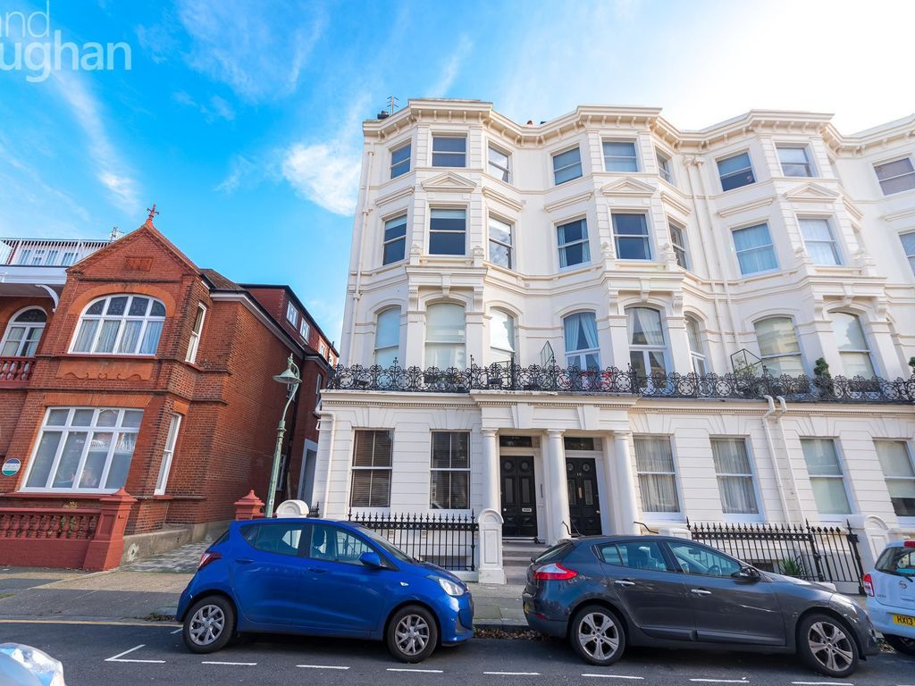 2 bed flat to rent in Palmeira Avenue, Hove BN3, £1,325 pcm